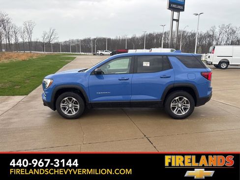 Used 2025 GMC Terrain Elevation image 3