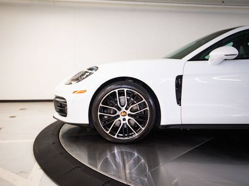 Certified 2023 Porsche Panamera image 11