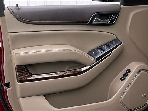 Used 2017 GMC Yukon SLT w/ Premium Edition image 21