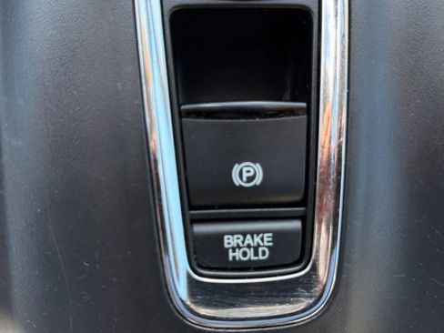 Used 2018 Honda HR-V EX image 29