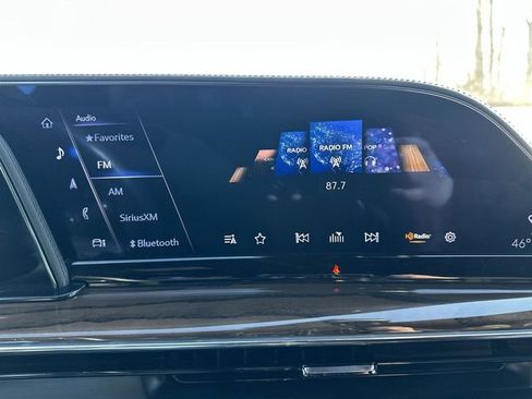 Used 2024 Cadillac Escalade Sport Platinum w/ LPO, ONYX Package image 13