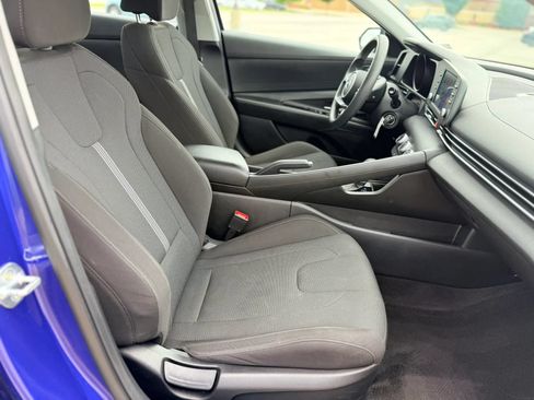 Used 2021 Hyundai Elantra SE FWD image 21