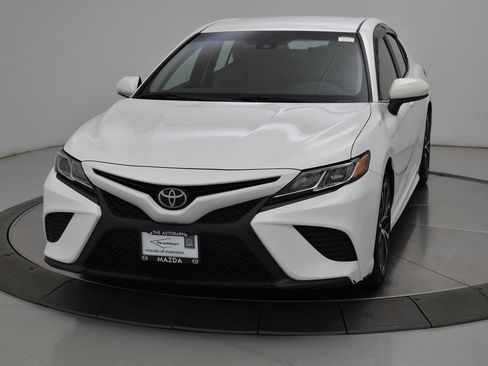 Used 2018 Toyota Camry SE FWD image 15