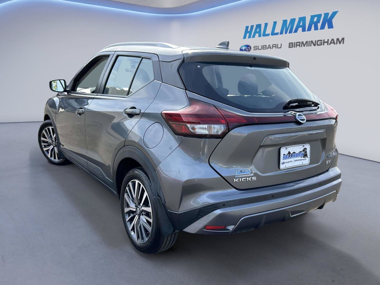 Used 2021 Nissan Kicks SV FWD image 3