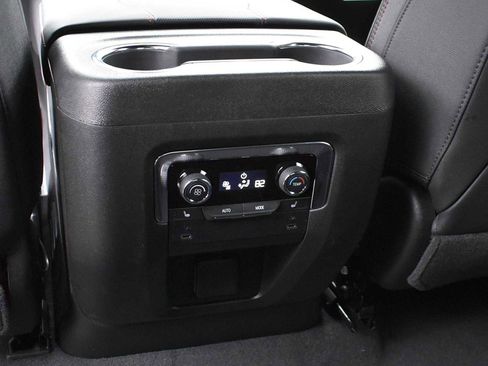 New 2026 Chevrolet Suburban RST image 11