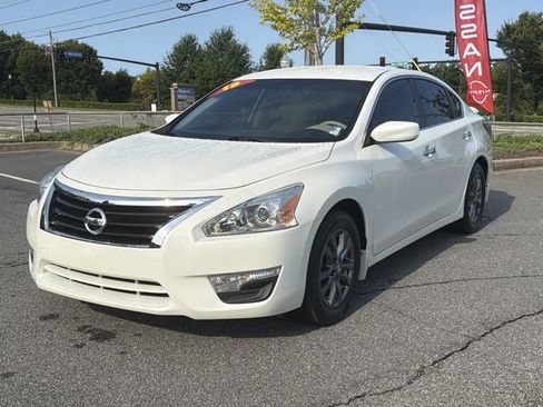 Used 2015 Nissan Altima 2.5 S w/ Special Edition Package FWD image 9