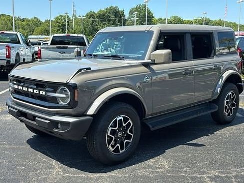 New 2026 Ford Bronco Outer Banks AWD/4WD image 3