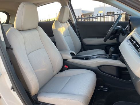 Certified 2022 Honda HR-V EX image 27