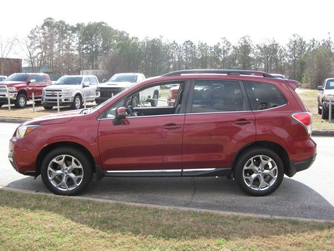 Used 2018 Subaru Forester 2.5i Touring w/ Popular Package #3B image 4