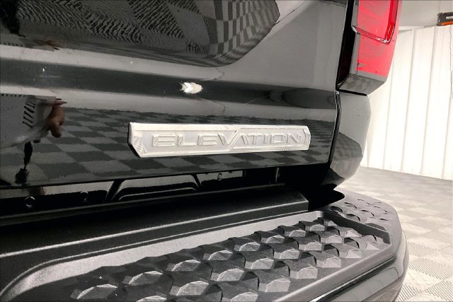Used 2024 GMC Canyon Elevation w/ Convenience Package AWD/4WD image 9