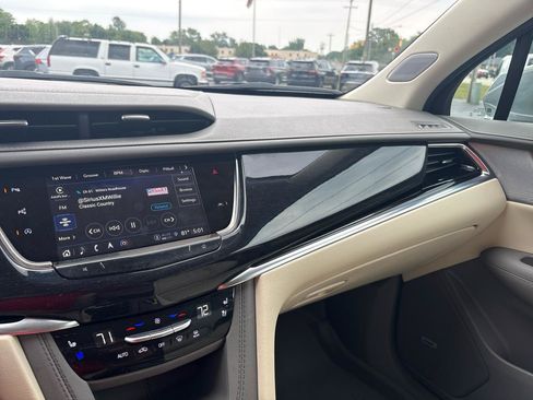 Used 2024 Cadillac XT6 Premium Luxury w/ Technology Package AWD/4WD image 25