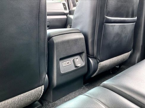 Used 2023 Nissan Frontier SV w/ SV Premium Package image 33