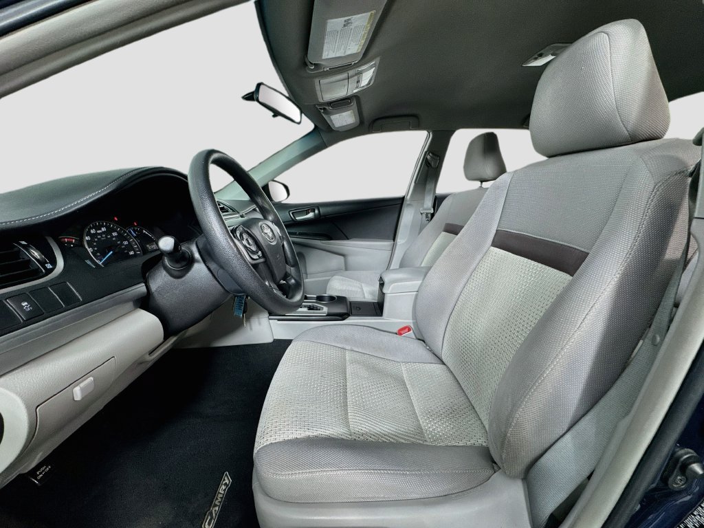 Used 2014 Toyota Camry LE FWD image 12