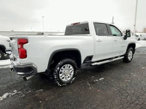 Used 2024 Chevrolet Silverado 2500 LT AWD/4WD image 8