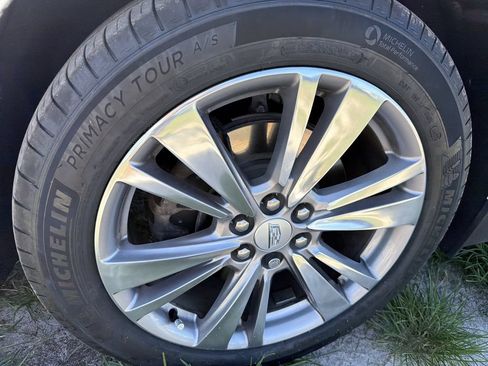 Used 2024 Cadillac XT5 Premium Luxury w/ Technology Package FWD image 5