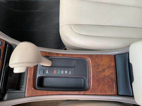 Used 2000 Toyota Avalon XLS image 37