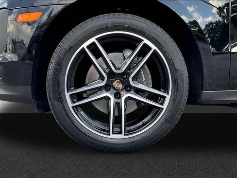 Used 2021 Porsche Macan AWD/4WD image 31