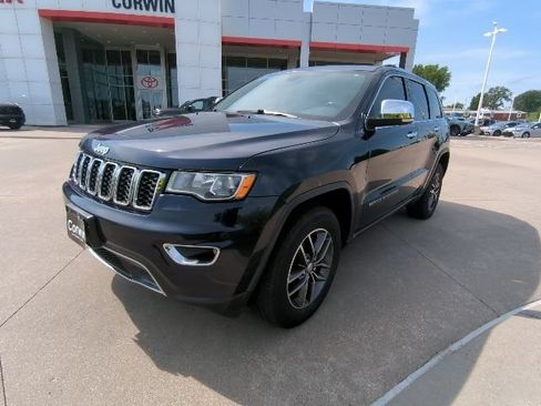 Used 2017 Jeep Grand Cherokee Limited AWD/4WD image 8