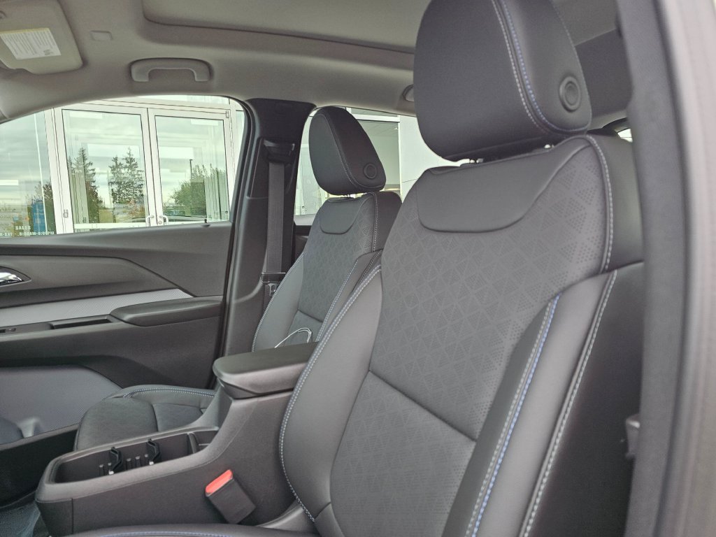 New 2027 Chevrolet Bolt LT w/ Dual Panel Sunroof Package FWD image 24