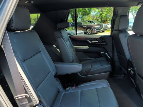 Used 2025 GMC Yukon Denali AWD/4WD image 35