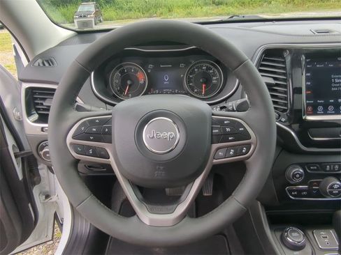 Used 2022 Jeep Cherokee Limited image 19