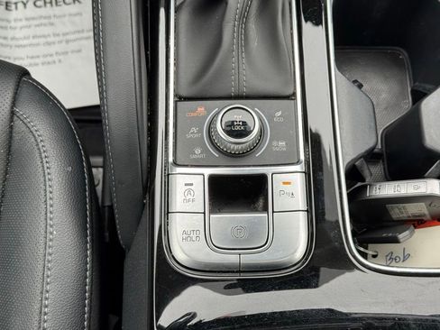Used 2023 Kia Telluride EX w/ EX Captain's Chair Package AWD/4WD image 34