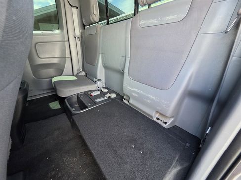 Used 2015 Toyota Tacoma PreRunner w/ SR5 Package RWD image 17