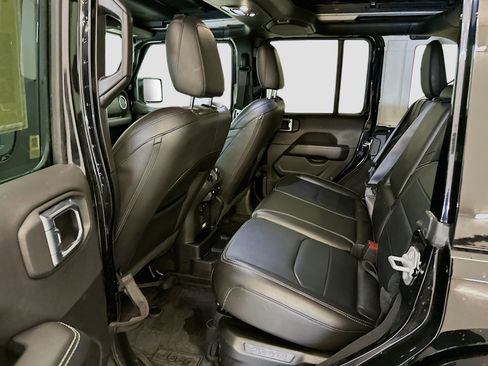 Used 2023 Jeep Wrangler Sahara w/ Cold Weather Group image 29