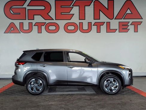 Used 2025 Nissan Rogue SV AWD/4WD image 1