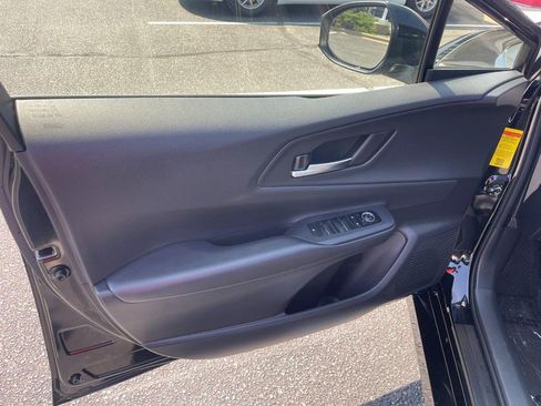 Used 2025 Toyota Prius FWD image 15