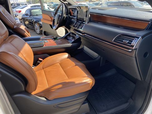 Used 2018 Lincoln Navigator L Reserve w/ Technology Package AWD/4WD image 27