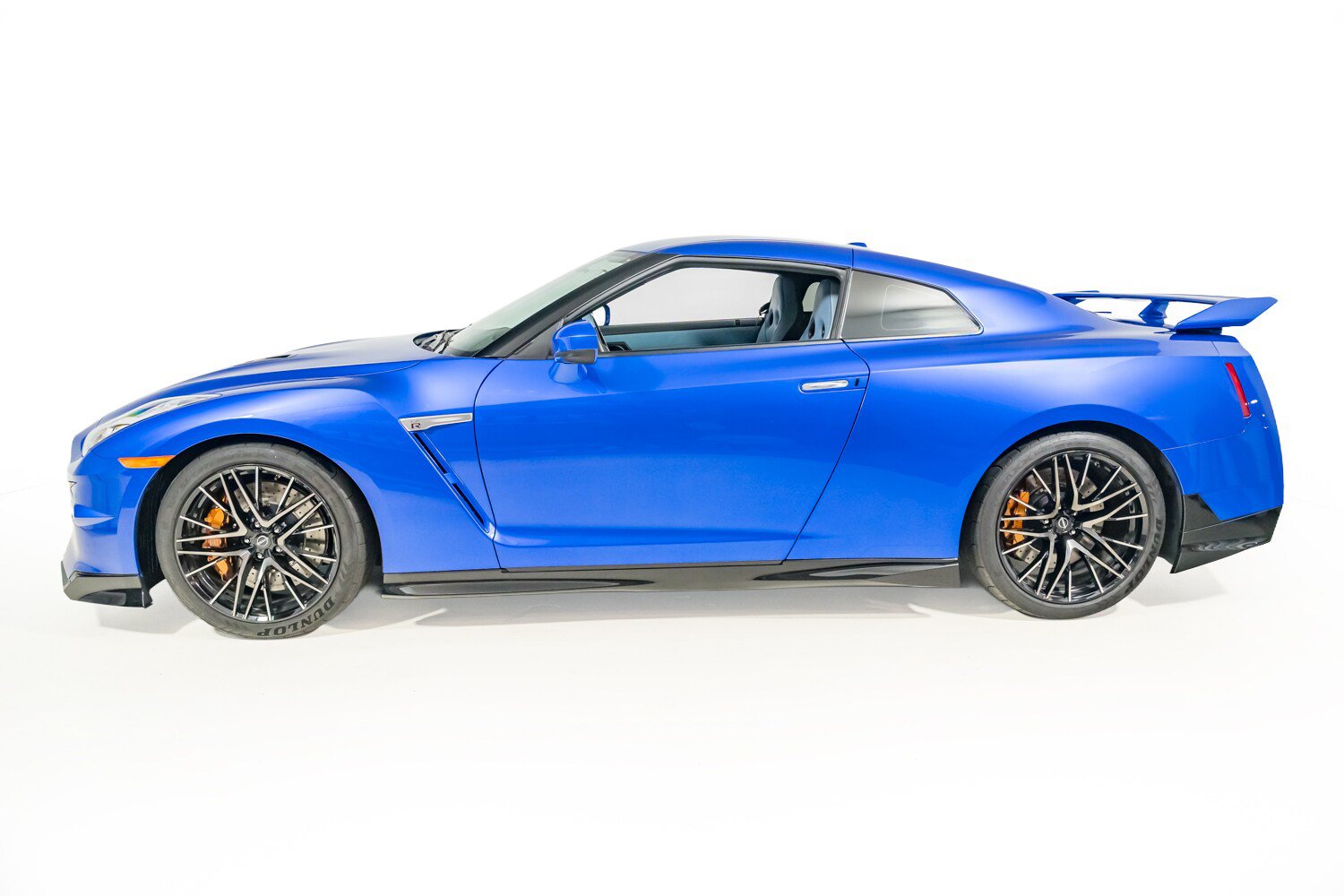 Used 2024 Nissan GT-R w/ Floor Mat Package AWD/4WD image 3