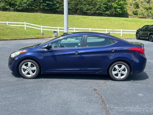 Used 2013 Hyundai Elantra GLS FWD image 2