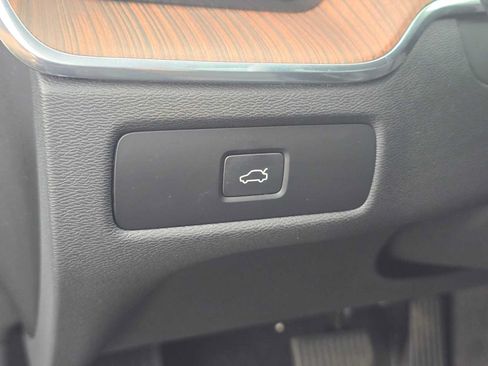 Used 2023 Volvo XC60 B5 Plus w/ Climate Package AWD/4WD image 25