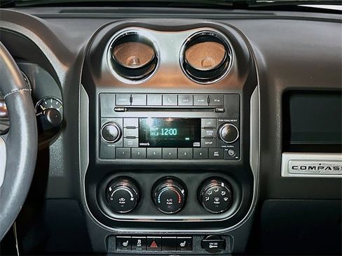 Used 2015 Jeep Compass High Altitude image 12