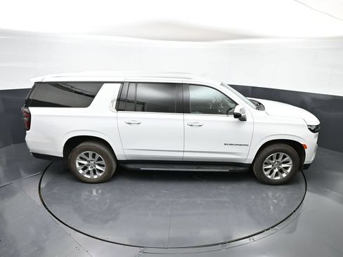 Used 2023 Chevrolet Suburban Premier AWD/4WD image 48