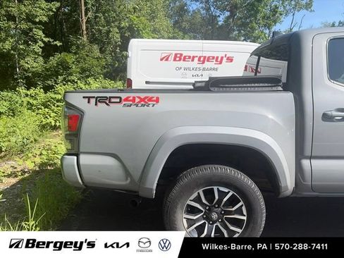 Used 2021 Toyota Tacoma TRD Sport AWD/4WD image 5