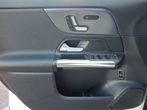 Used 2021 Mercedes-Benz GLA 250 GLA 250 image 16