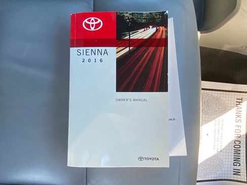 Used 2016 Toyota Sienna image 31