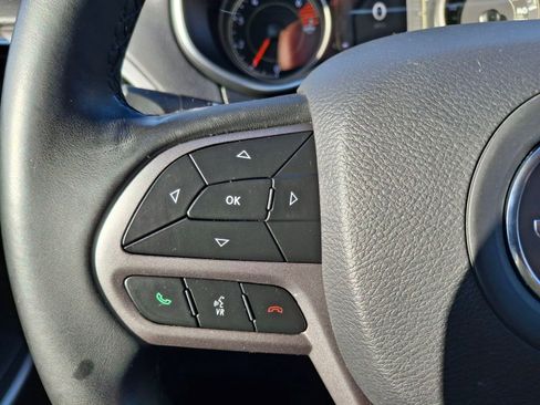 Certified 2019 Jeep Cherokee Latitude Plus image 13