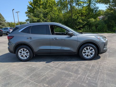 Used 2023 Ford Escape Active w/ Tech Pack #1 AWD/4WD image 2