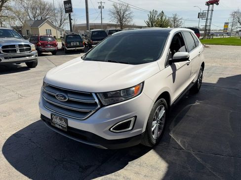 Used 2017 Ford Edge SEL w/ Equipment Group 201A AWD/4WD image 4