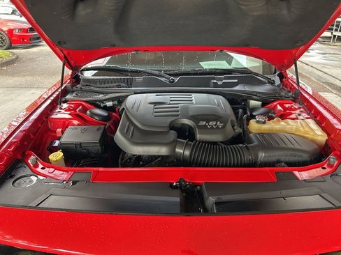 Used 2018 Dodge Challenger SXT Plus image 10