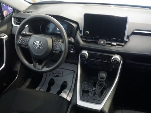 Certified 2025 Toyota RAV4 XLE AWD/4WD image 27