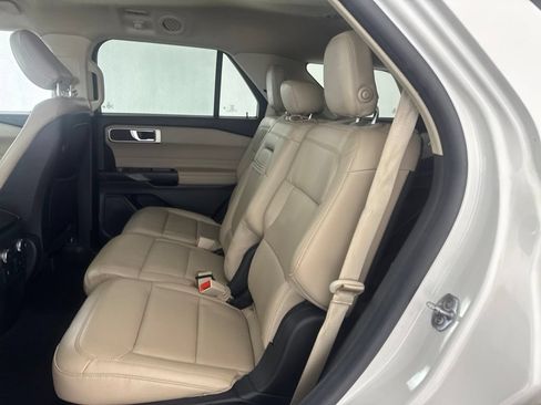 Used 2020 Ford Explorer XLT w/ Equipment Group 202A AWD/4WD image 30