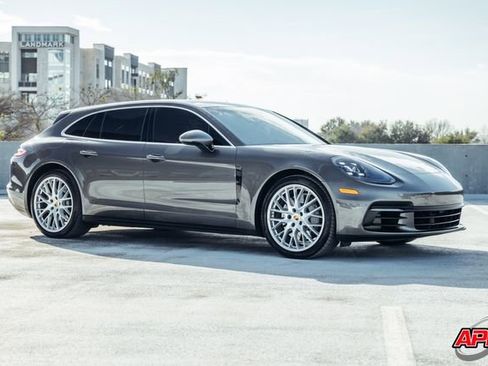 Used 2018 Porsche Panamera 4S image 41