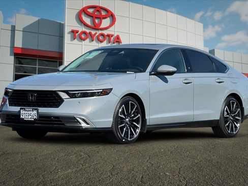 Used 2025 Honda Accord Touring image 7