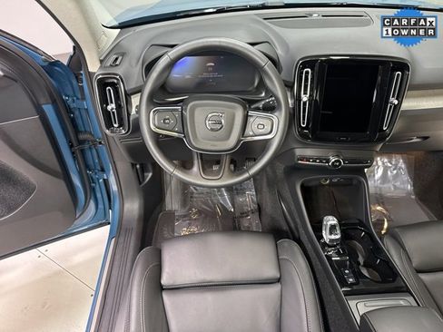 Used 2025 Volvo XC40 B5 Plus image 15