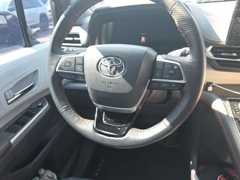 Used 2022 Toyota Sienna XSE w/ XSE Plus Package FWD image 9