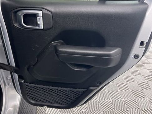 Used 2023 Jeep Wrangler Sport S image 19